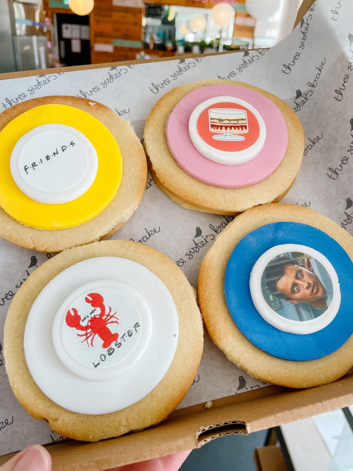 Friends Empire Biscuits - Postal